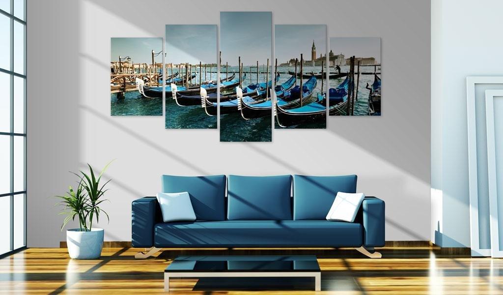 Canvas Print - A canal in Venice - www.trendingbestsellers.com
