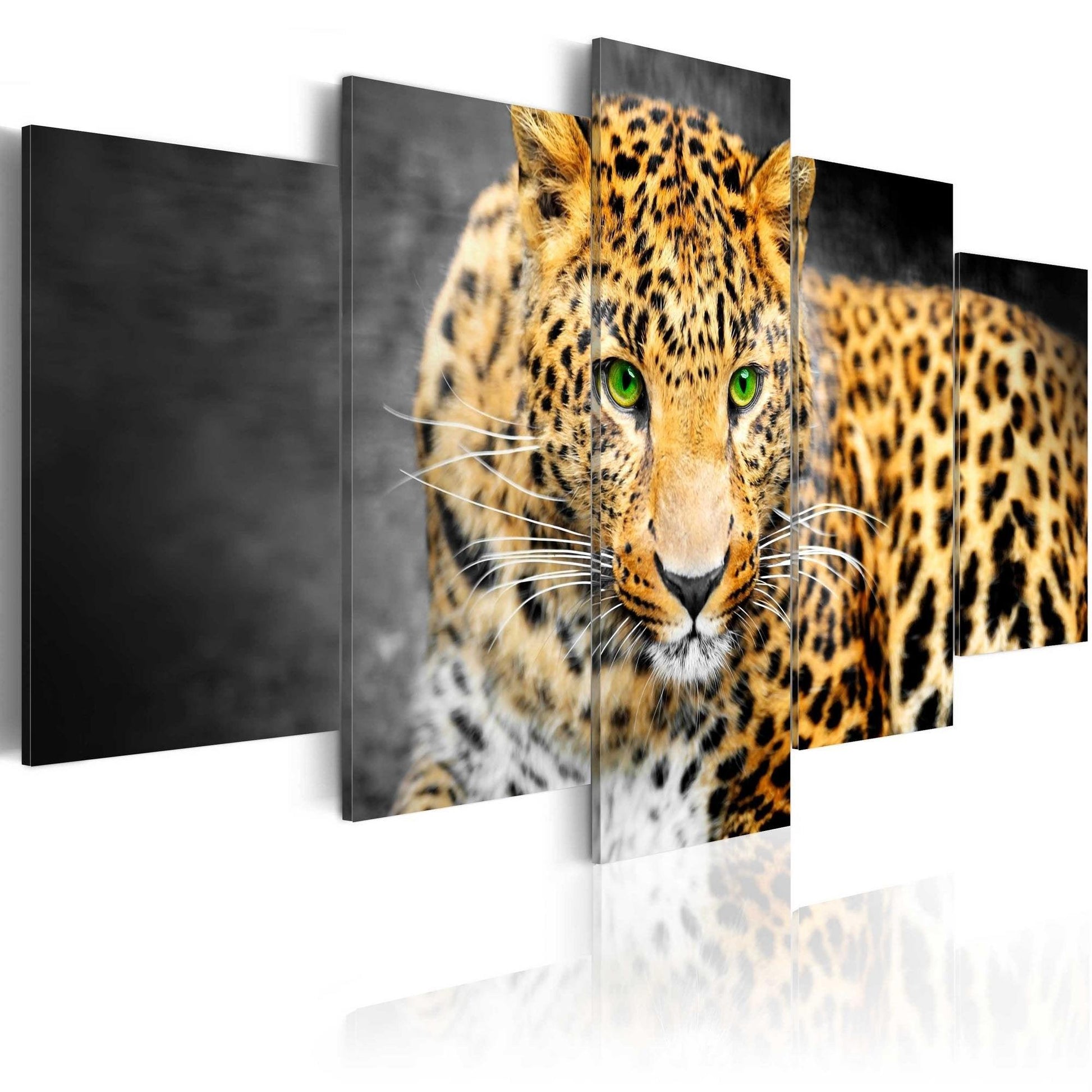 Canvas Print - Green-eyed leopard - www.trendingbestsellers.com